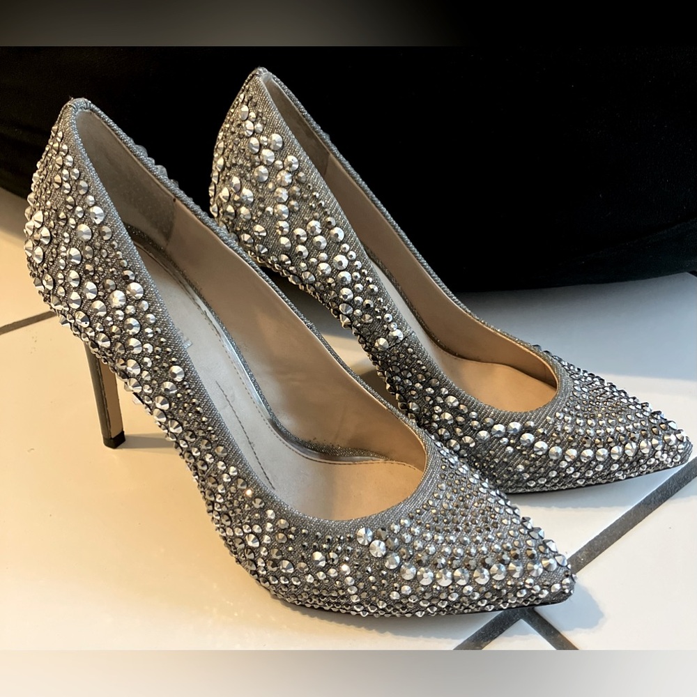 GIANNI BINI Rhinestone Embellished “Zebbi” Pointed Pumps Graphite Heels Size 9M